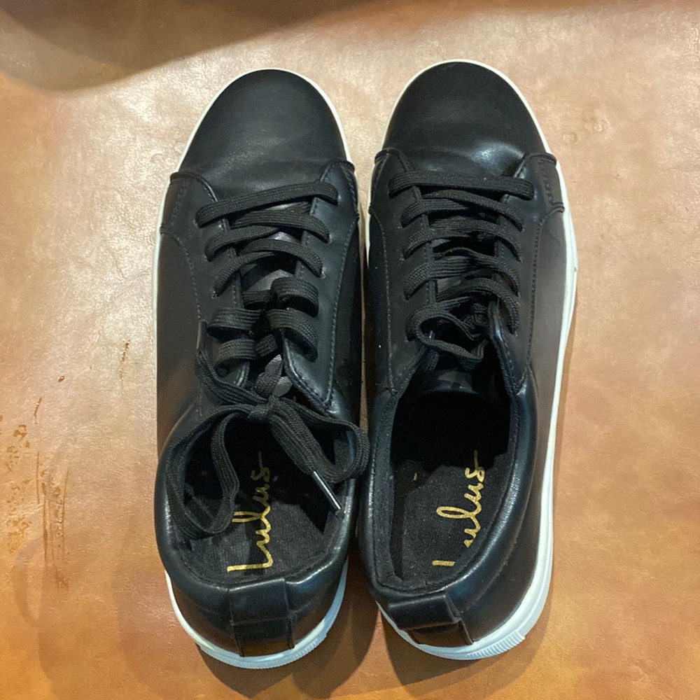 Lulus size 8 leather/pleather platform sneakers